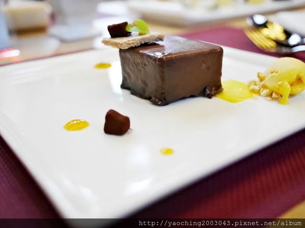 台中西屯 Beluga Restaurant Bar,街巷中的時尚餐酒館 台中西屯 Beluga Restaurant Bar,街巷中的時尚餐酒館