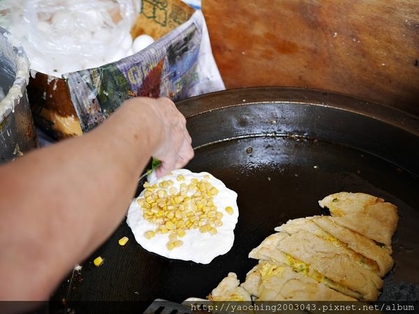 台中北屯 阿香古早味蛋餅,傳統麵糊製的蛋餅 台中北屯 阿香古早味蛋餅,傳統麵糊製的蛋餅