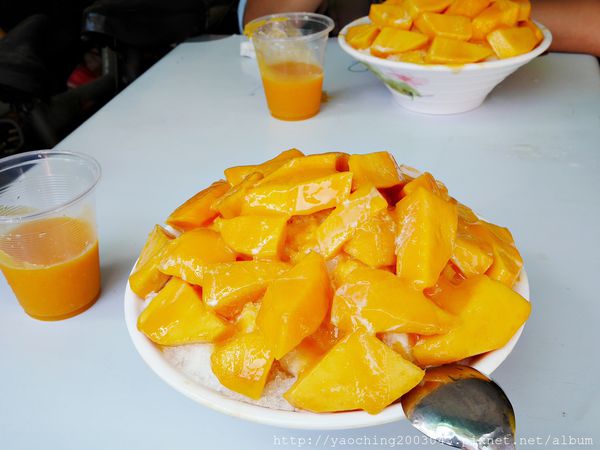 台南中西 2015全台最霸氣的芒果冰就在台南,邊吃邊享受眾人關注的眼光 台南中西 2015全台最霸氣的芒果冰就在台南,邊吃邊享受眾人關注的眼光