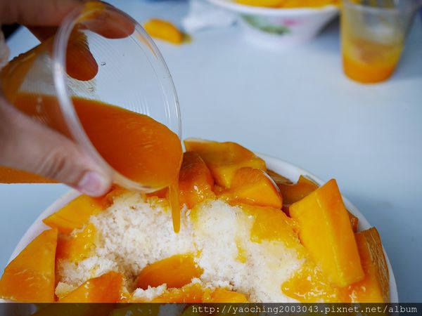 台南中西 2015全台最霸氣的芒果冰就在台南,邊吃邊享受眾人關注的眼光 台南中西 2015全台最霸氣的芒果冰就在台南,邊吃邊享受眾人關注的眼光