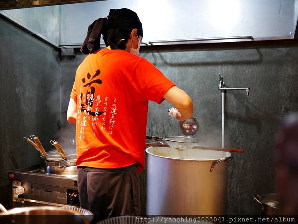 台中北區 豊拉麵 接近日本味的本格拉麵!厚片叉燒不膩口，續麵一球免費