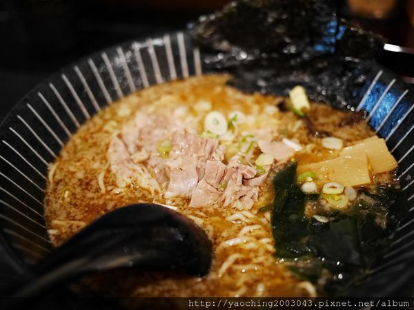 台中北區 豊拉麵 接近日本味的本格拉麵!厚片叉燒不膩口，續麵一球免費