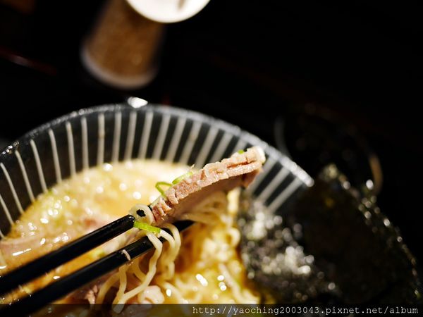 台中北區 豊拉麵 接近日本味的本格拉麵!厚片叉燒不膩口，續麵一球免費