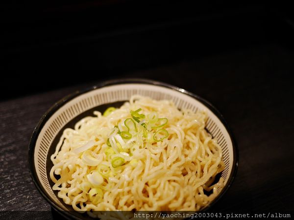 台中北區 豊拉麵 接近日本味的本格拉麵!厚片叉燒不膩口，續麵一球免費