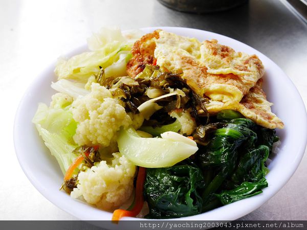 台中中區 建國市場阿鄉排骨飯 台中中區 建國市場阿鄉排骨飯