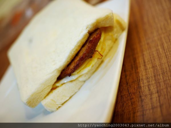 Mar 07 2015 台中西區人氣早餐 推沙拉吐司 Mar 07 2015 台中西區人氣早餐 推沙拉吐司