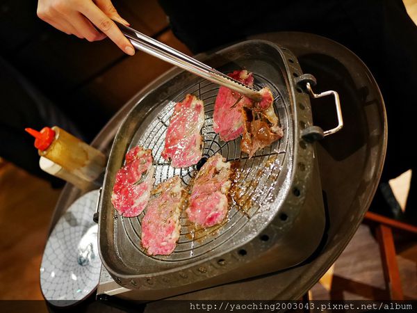 台中西區潮鍋本家 頂級肉品搭美女鍋邊服務! 