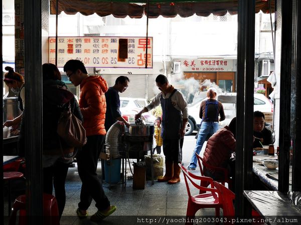 台中北屯國強街 澎湖早點 招牌手工蛋餅與餛飩湯