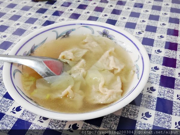 台中北屯國強街 澎湖早點 招牌手工蛋餅與餛飩湯