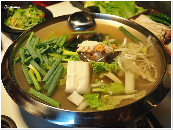 【食】【台北】韓國第一品牌 八色韓式烤肉．大口吃下八種口味五花肉，好滿足!