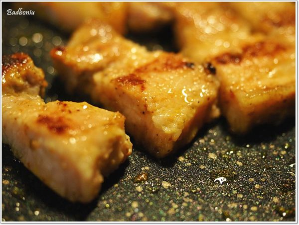 【食】【台北】韓國第一品牌 八色韓式烤肉．大口吃下八種口味五花肉，好滿足!