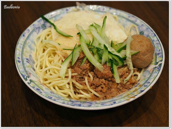 【食】【桃園】龜山 牛角坡早餐店．人氣排隊早餐店