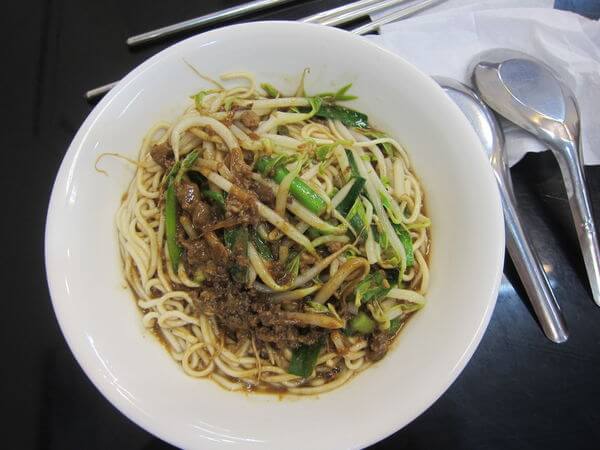 高雄鼓山區=<食>麵子館~嫂子賣餃子，麵子館當然賣麵子啊=