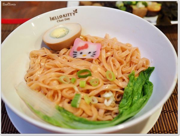 【食】【台南】HELLO KITTY 呷茶 Chat Day - 呷茶不呷飽的主題茶館