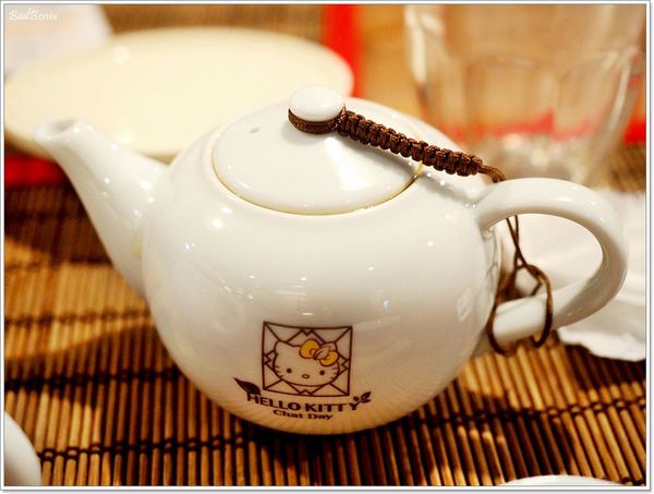 【食】【台南】HELLO KITTY 呷茶 Chat Day - 呷茶不呷飽的主題茶館