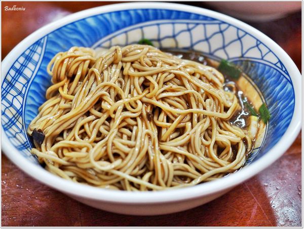【食】【宜蘭】汕頭餛飩麵.真材實料的炸醬麵及餛飩湯 【食】【宜蘭】汕頭餛飩麵.真材實料的炸醬麵及餛飩湯