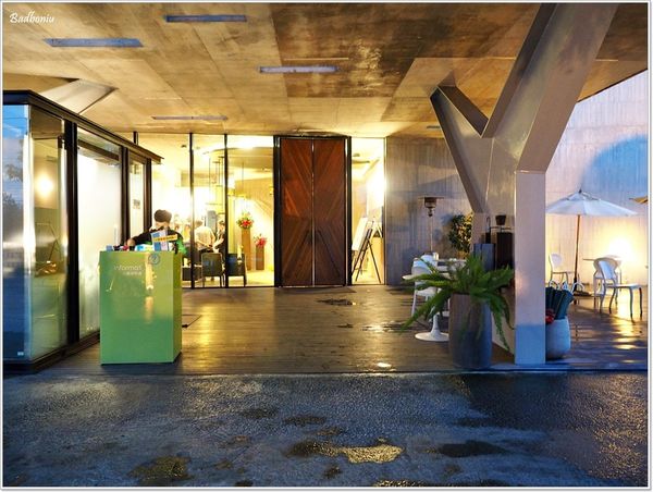 【食】【宜蘭】Neverland 古堡party餐廳.清水模建築裡的浪漫晚餐,價格卻不貴唷! 【食】【宜蘭】Neverland 古堡party餐廳.清水模建築裡的浪漫晚餐,價格卻不貴唷!