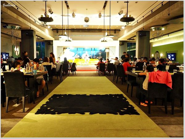 【食】【宜蘭】Neverland 古堡party餐廳.清水模建築裡的浪漫晚餐,價格卻不貴唷! 【食】【宜蘭】Neverland 古堡party餐廳.清水模建築裡的浪漫晚餐,價格卻不貴唷!