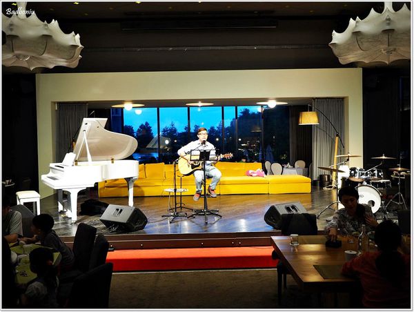 【食】【宜蘭】Neverland 古堡party餐廳.清水模建築裡的浪漫晚餐,價格卻不貴唷! 【食】【宜蘭】Neverland 古堡party餐廳.清水模建築裡的浪漫晚餐,價格卻不貴唷!