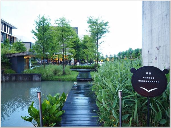 【食】【宜蘭】Neverland 古堡party餐廳.清水模建築裡的浪漫晚餐,價格卻不貴唷! 【食】【宜蘭】Neverland 古堡party餐廳.清水模建築裡的浪漫晚餐,價格卻不貴唷!