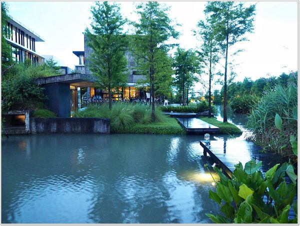 【食】【宜蘭】Neverland 古堡party餐廳.清水模建築裡的浪漫晚餐,價格卻不貴唷! 【食】【宜蘭】Neverland 古堡party餐廳.清水模建築裡的浪漫晚餐,價格卻不貴唷!