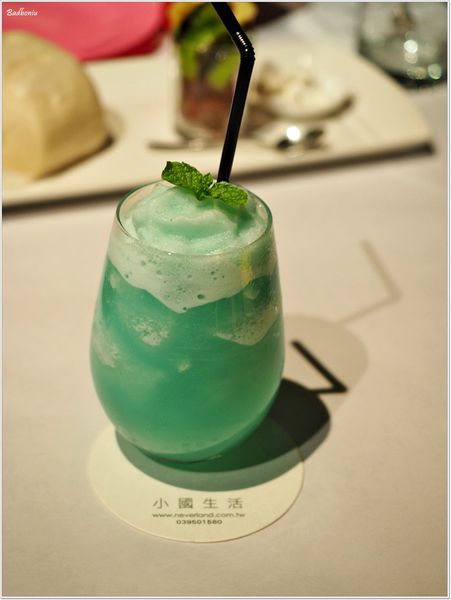 【食】【宜蘭】Neverland 古堡party餐廳.清水模建築裡的浪漫晚餐,價格卻不貴唷! 【食】【宜蘭】Neverland 古堡party餐廳.清水模建築裡的浪漫晚餐,價格卻不貴唷!