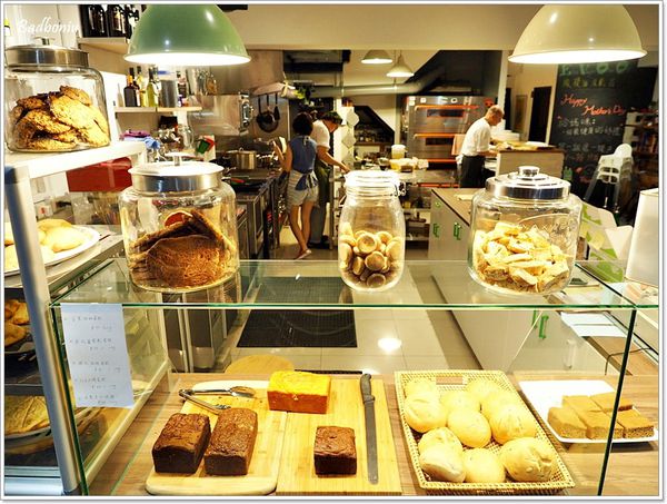 【食】【桃園】EVOO Bakery&Restaurant.純正義大利老外做的義大利料理 【食】【桃園】EVOO Bakery&Restaurant.純正義大利老外做的義大利料理