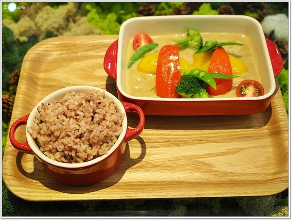 【食】【台北】菠啾花園Potager Garden@ATT 4 FUN．菠啾野草水在FamilyMart也可以買到囉~