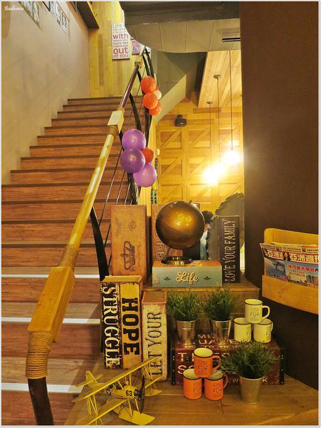 【食】【桃園】丹馬克咖啡Dämark café桃園藝文店．桃園也有鐵鍋鬆餅了~