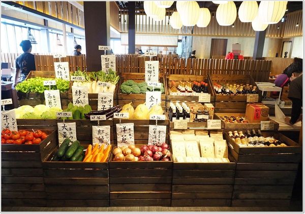 【食】【台中】拾七 石頭火鍋．輕井澤鍋物最新品牌、平價火鍋有質感!