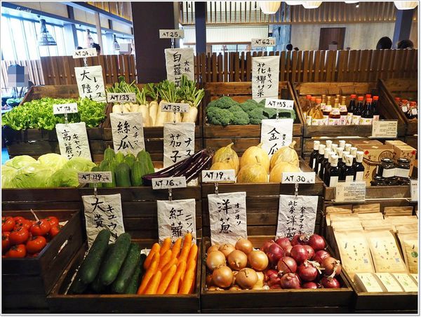 【食】【台中】拾七 石頭火鍋．輕井澤鍋物最新品牌、平價火鍋有質感!