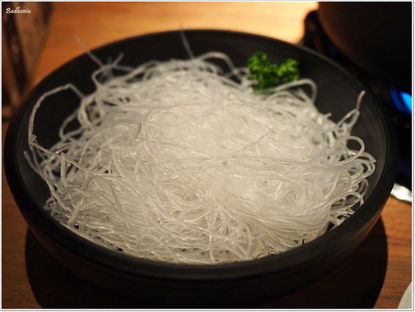【食】【台中】拾七 石頭火鍋．輕井澤鍋物最新品牌、平價火鍋有質感!