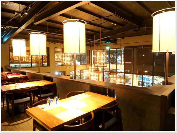 【食】【台中】NINI尼尼義大利餐廳旗艦店台中公益店 ~ 在咖啡廳裡吃PASTA