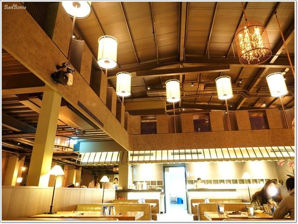 【食】【台中】NINI尼尼義大利餐廳旗艦店台中公益店 ~ 在咖啡廳裡吃PASTA