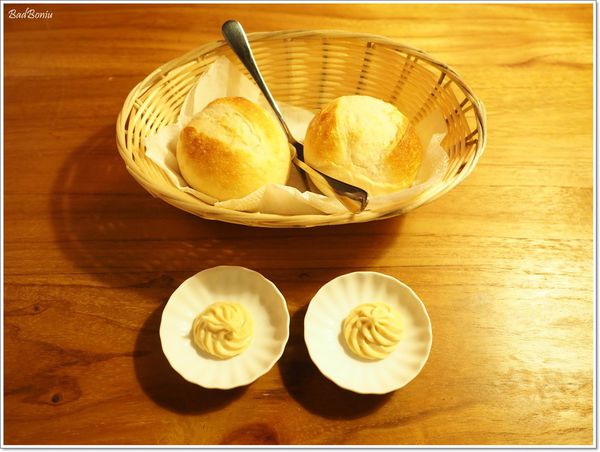 【食】【台中】NINI尼尼義大利餐廳旗艦店台中公益店 ~ 在咖啡廳裡吃PASTA