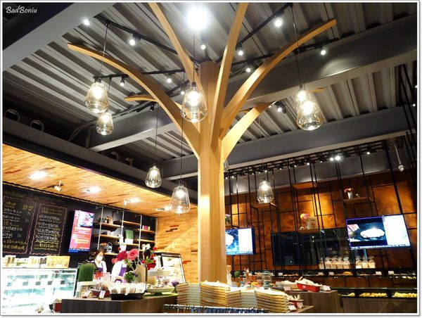 【食】【新竹】芙洛麗烘培坊二店 . 除了好吃麵包、蛋糕外,中式簡餐及小遊戲室是亮點! 【食】【新竹】芙洛麗烘培坊二店 . 除了好吃麵包、蛋糕外,中式簡餐及小遊戲室是亮點!