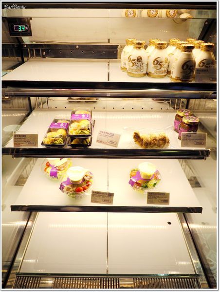 【食】【新竹】芙洛麗烘培坊二店 . 除了好吃麵包、蛋糕外,中式簡餐及小遊戲室是亮點! 【食】【新竹】芙洛麗烘培坊二店 . 除了好吃麵包、蛋糕外,中式簡餐及小遊戲室是亮點!