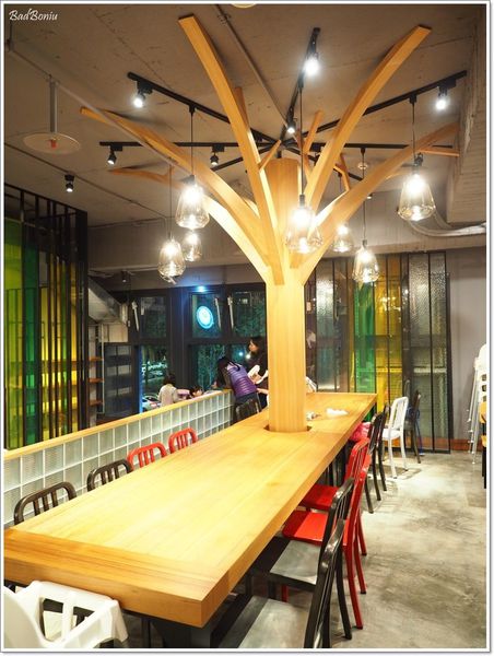 【食】【新竹】芙洛麗烘培坊二店 . 除了好吃麵包、蛋糕外,中式簡餐及小遊戲室是亮點! 【食】【新竹】芙洛麗烘培坊二店 . 除了好吃麵包、蛋糕外,中式簡餐及小遊戲室是亮點!