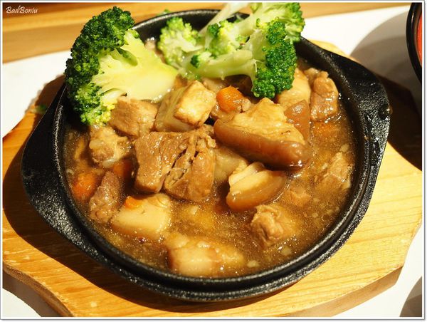 【食】【新竹】芙洛麗烘培坊二店 . 除了好吃麵包、蛋糕外,中式簡餐及小遊戲室是亮點! 【食】【新竹】芙洛麗烘培坊二店 . 除了好吃麵包、蛋糕外,中式簡餐及小遊戲室是亮點!