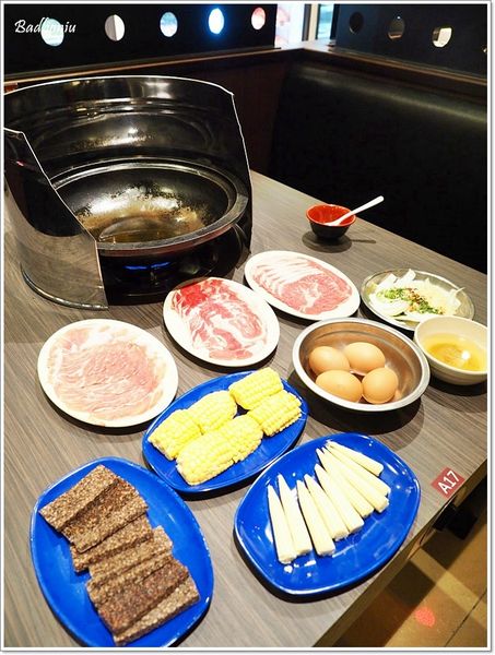 【食】【中壢】洋城石頭自助火鍋．米塔集團第一家自助石頭火鍋落腳中壢!
