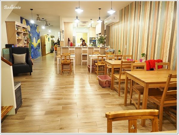 【食】【八德】YORK親子廚房．雖然遊戲設施不多，但餐點很有溫度。 分享: 7Headlines facebook PLURK twitter  