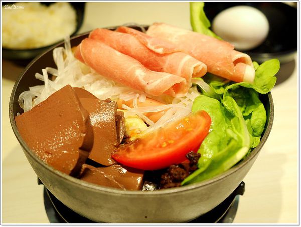 【食】【桃園】六扇門時尚湯鍋桃園店 百元鍋物吃很飽
