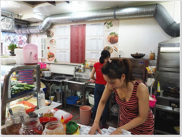 【食】【桃園】紅築越食堂．好吃到要排隊的越南料理!