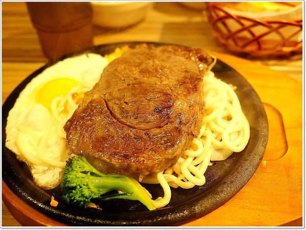 【食】【桃園】厚切牛排 桃園店 - 藝文特區又一店