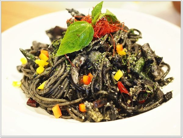 【食】【台中】稞枓(ㄎㄜㄉㄡˇ)咖啡廚房．有沙坑、遊戲室的親子餐廳!