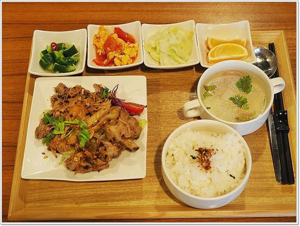 【食】【台中】稞枓(ㄎㄜㄉㄡˇ)咖啡廚房．有沙坑、遊戲室的親子餐廳!