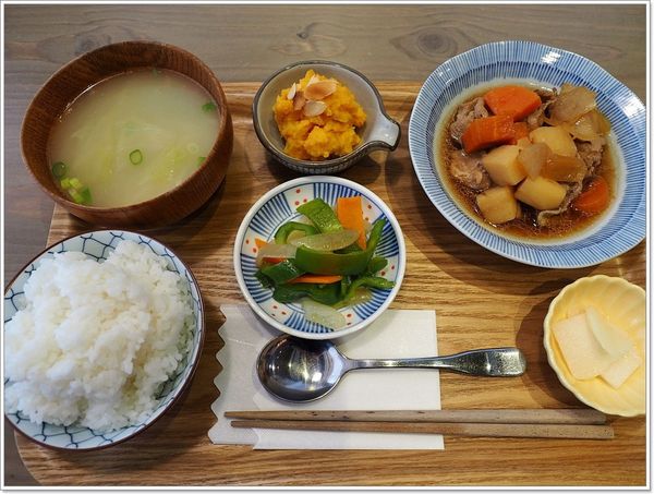 【食】【宜蘭】夏至咖啡．日系雜貨風咖啡店，手作簡餐每日限量供應