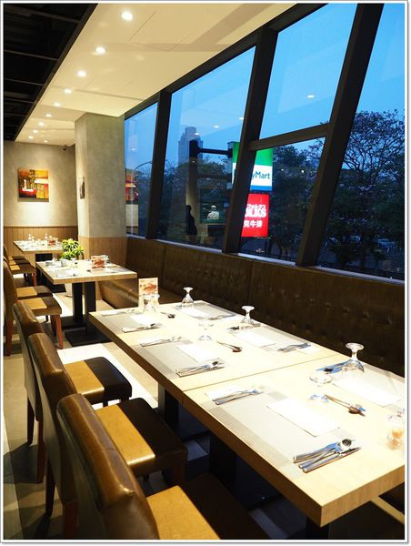 【食】【台中】在玻璃屋裡大嗑牛排-沃克牛排台中店