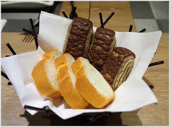 【食】【台中】在玻璃屋裡大嗑牛排-沃克牛排台中店
