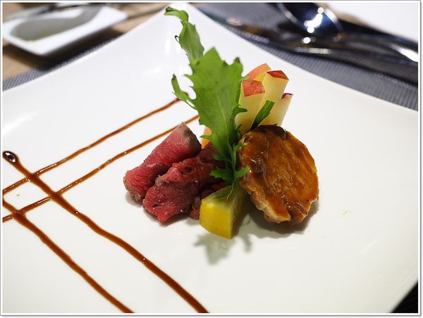【食】【台中】在玻璃屋裡大嗑牛排-沃克牛排台中店